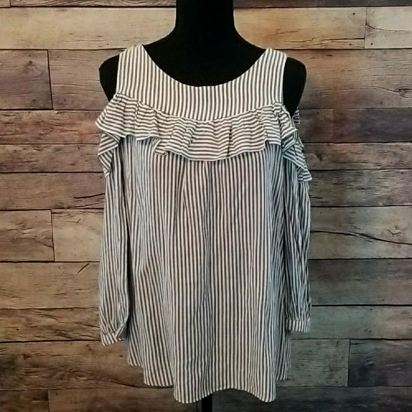 entro Tops - CUTE OFF SHOULDER GRAY STRIPED TOP